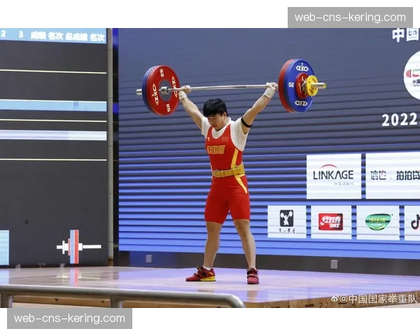 世锦赛赛场花絮:智能举重台实时显示生物力学数据 世锦赛赛场花絮:智能举重台实时显示生物力学数据